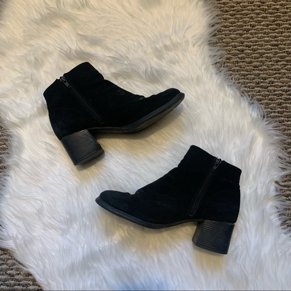 Shoes - Black Chunky Heel Bootie Size 8.5
